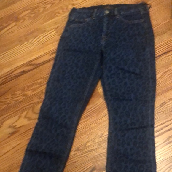 Jen 7  7 for Mankind straight leg leopard size 6. - Picture 2 of 2